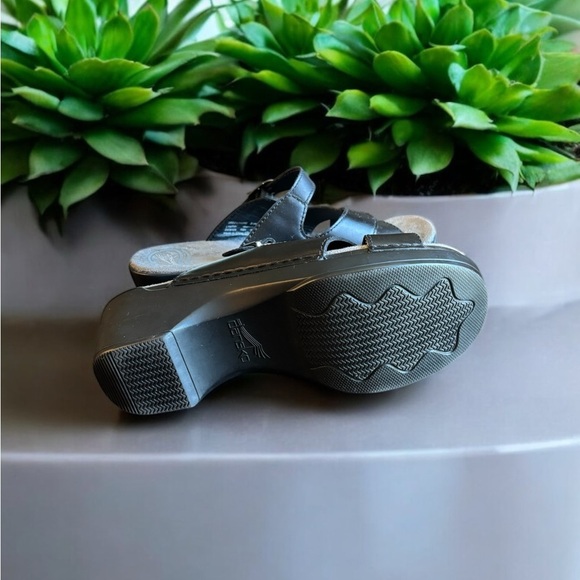 Dansko Leather Selah Comfort Mules Sandals with Cushioned Footbed. - Picture 5 of 7